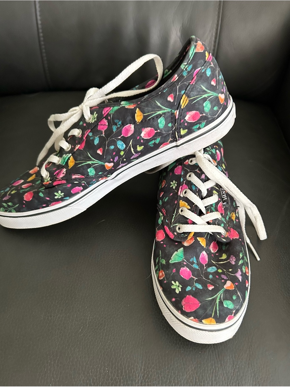 NEW Vans Women’s Black Floral Sneakers with Pink, Green & Yellow Accents Sz 8